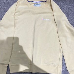 Champions mens small crewneck shirt. Color (Yellow)